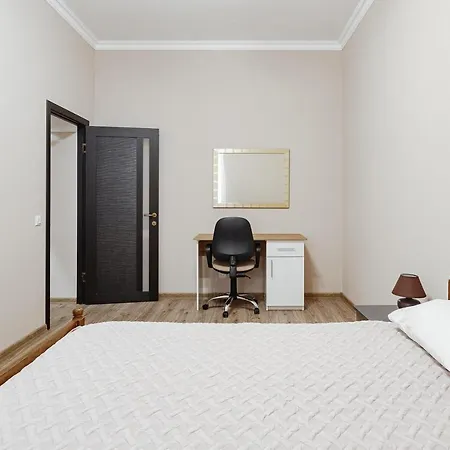 On Deribassovskaya Street Apartment *