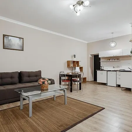 On Deribassovskaya Street Apartment *
